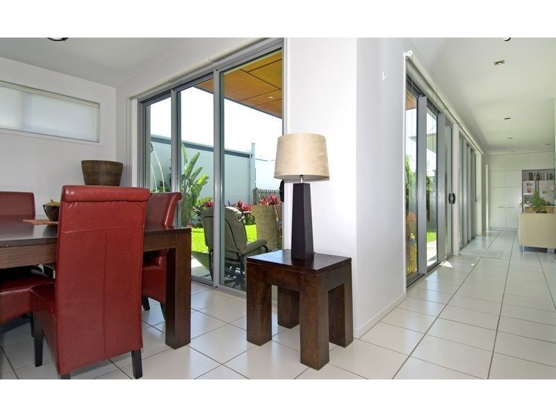 26 Waterline Crescent, Bulimba QLD 4171