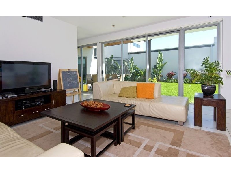 26 Waterline Crescent, Bulimba QLD 4171