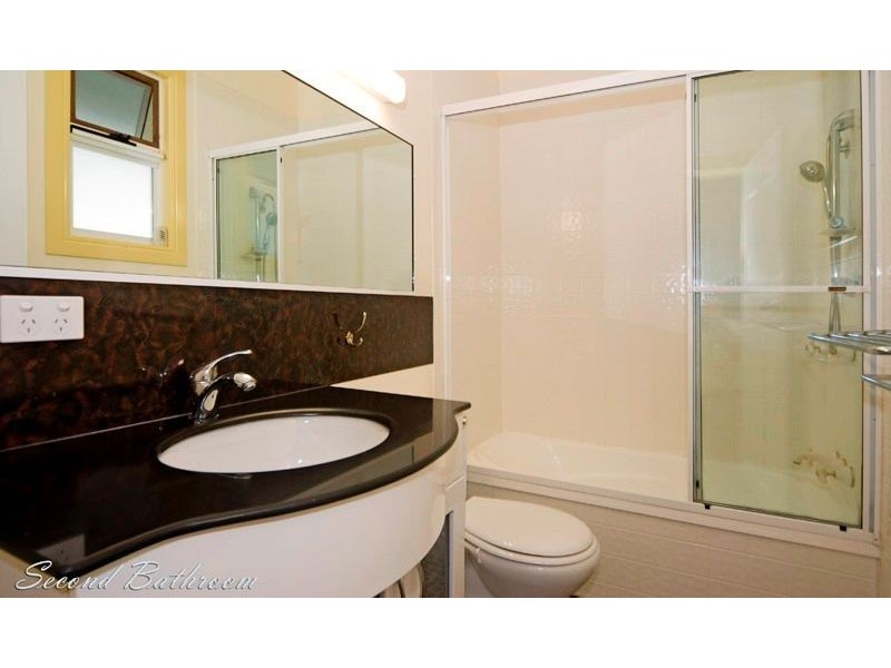 37 Agnes Street, Wynnum QLD 4178