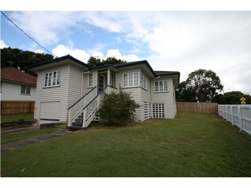 74 Kitchener Street, Wynnum QLD 4178