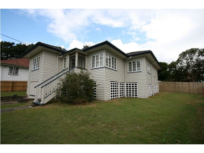 74 Kitchener Street, Wynnum QLD 4178