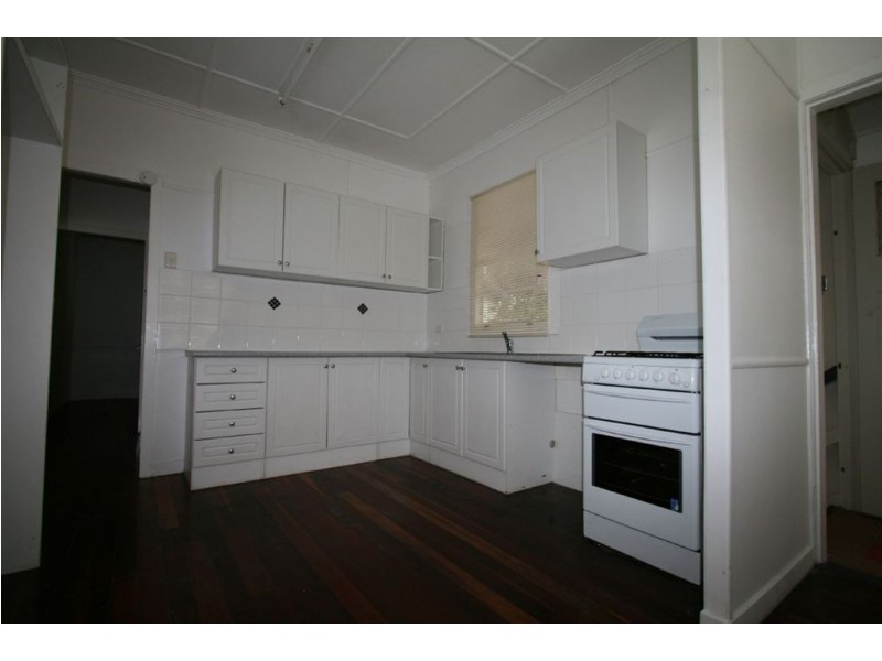 74 Kitchener Street, Wynnum QLD 4178