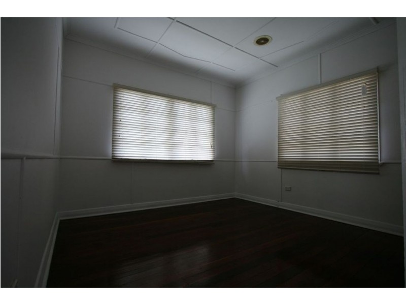 74 Kitchener Street, Wynnum QLD 4178