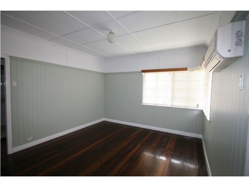 74 Kitchener Street, Wynnum QLD 4178