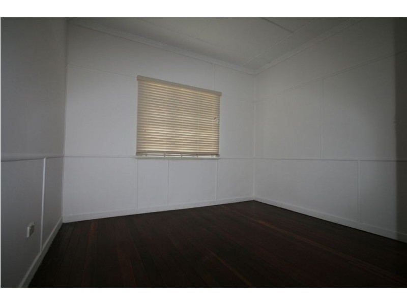 74 Kitchener Street, Wynnum QLD 4178