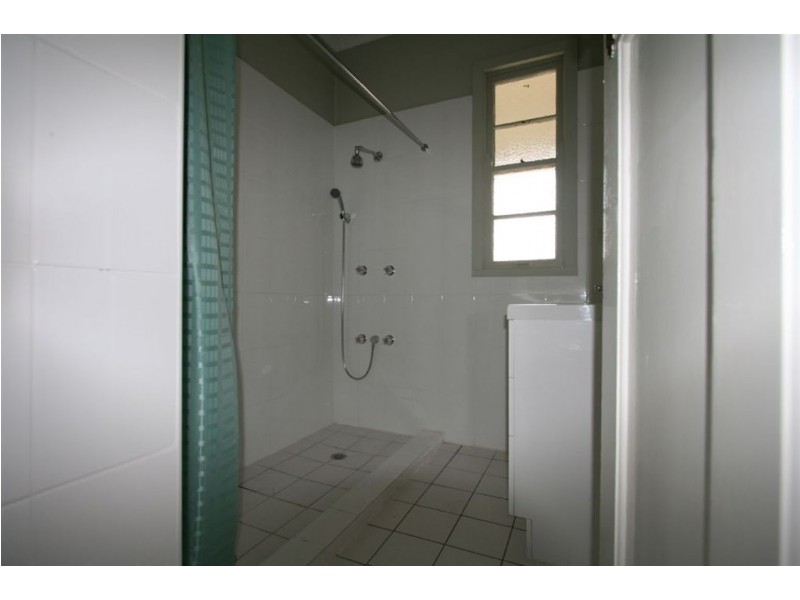 74 Kitchener Street, Wynnum QLD 4178