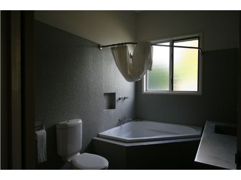 20 Frances Street, Victoria Point QLD 4165