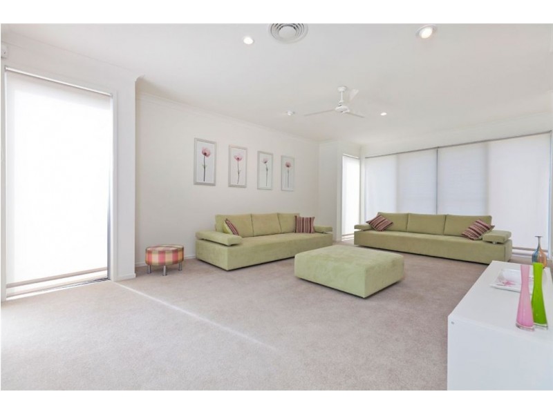 15 Barwin Street, Wakerley QLD 4154