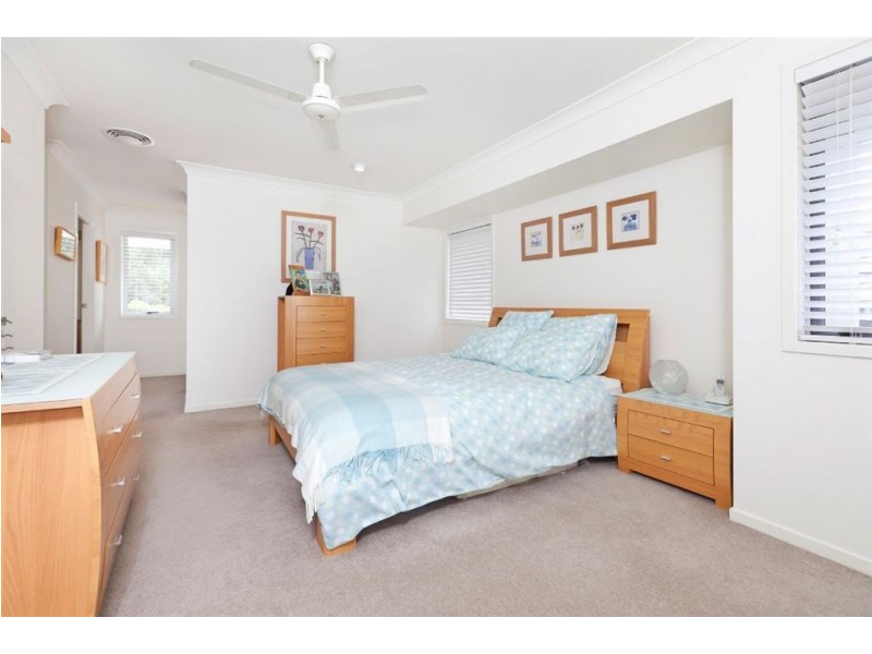 15 Barwin Street, Wakerley QLD 4154