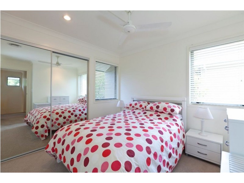 15 Barwin Street, Wakerley QLD 4154