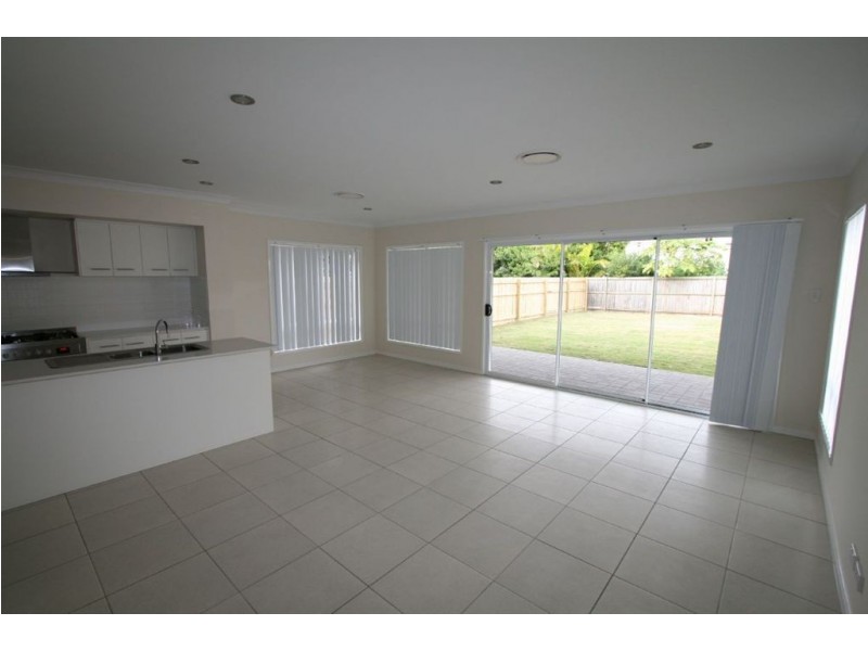 94 Worthing Street, Wynnum QLD 4178