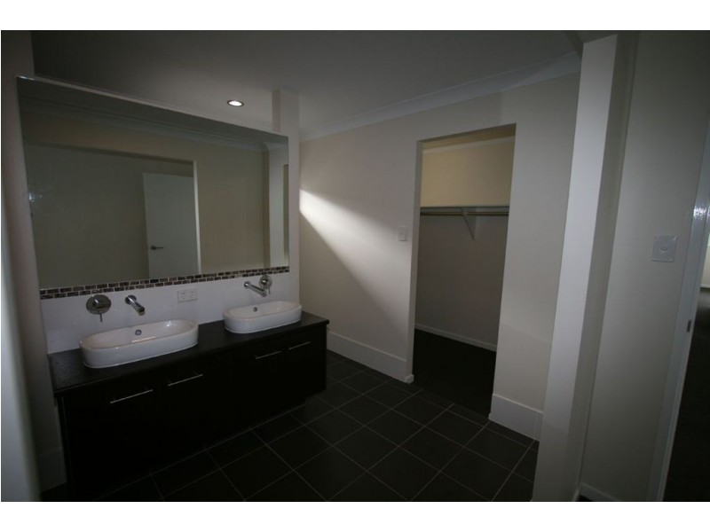 94 Worthing Street, Wynnum QLD 4178