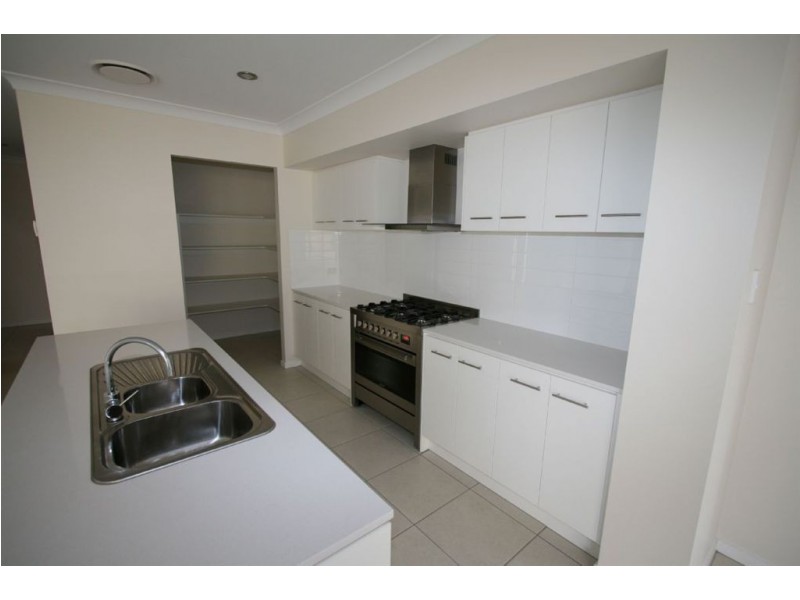 92 Worthing Street, Wynnum QLD 4178