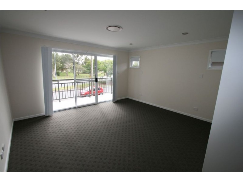 92 Worthing Street, Wynnum QLD 4178