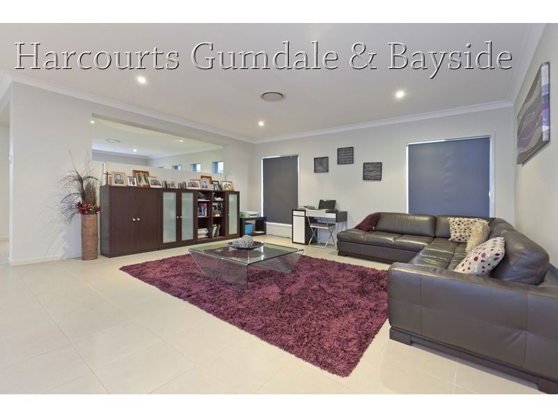 30 Red Gum Crescent, Wakerley QLD 4154