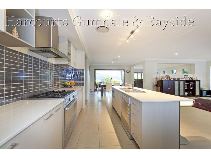 30 Red Gum Crescent, Wakerley QLD 4154