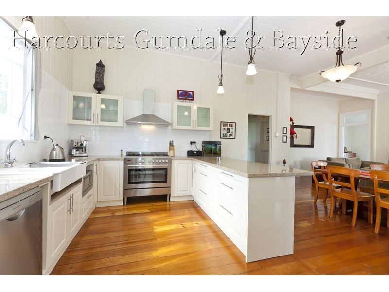 75 Randall Road, Wynnum West QLD 4178