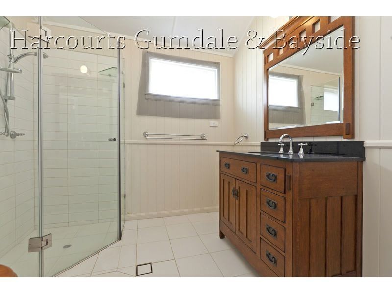 75 Randall Road, Wynnum West QLD 4178