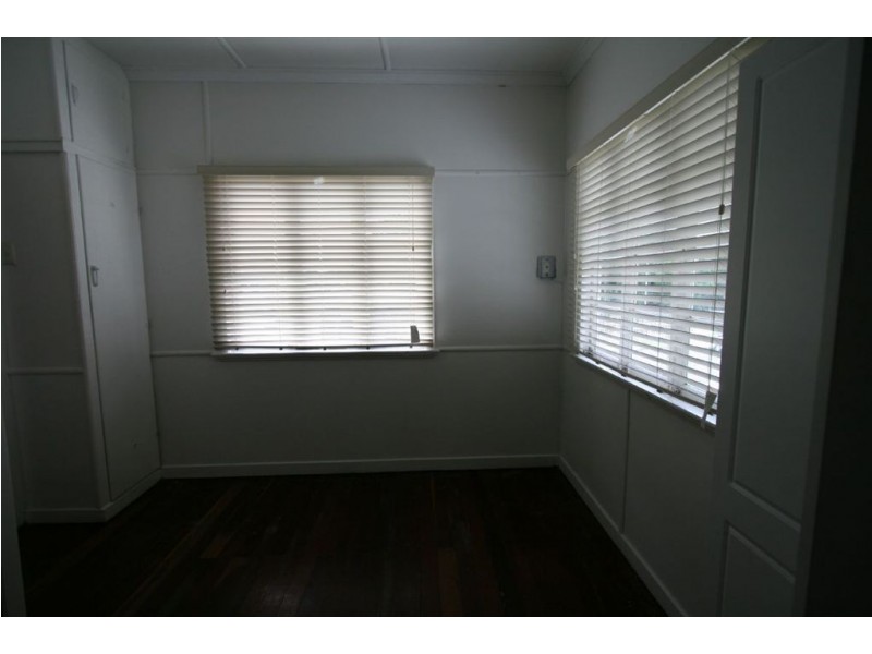 74 Kitchener Street, Wynnum QLD 4178