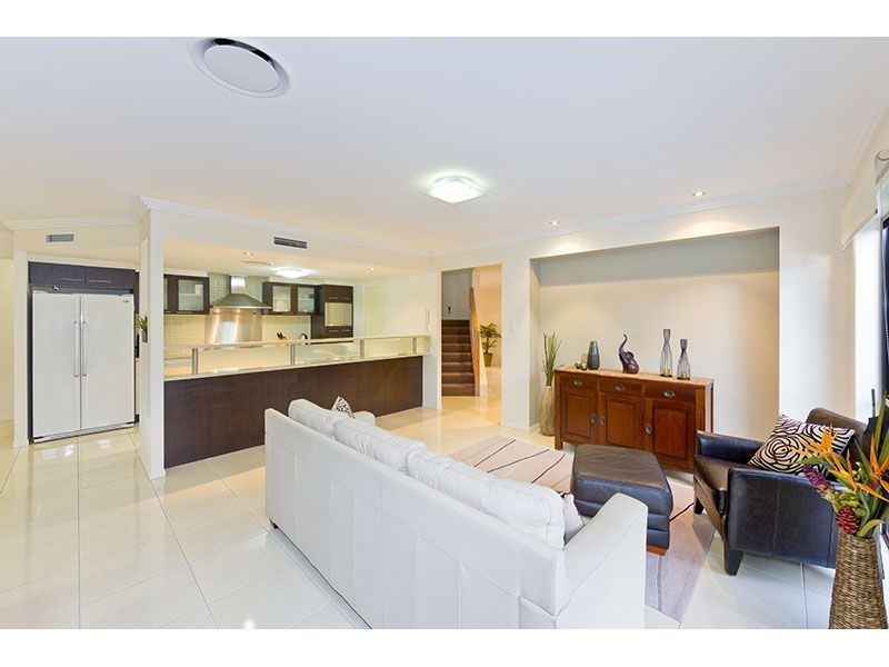 10 Wilson Place, Gumdale QLD 4154