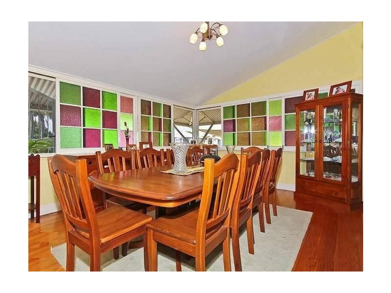 42 Emsworth Street, Wynnum QLD 4178