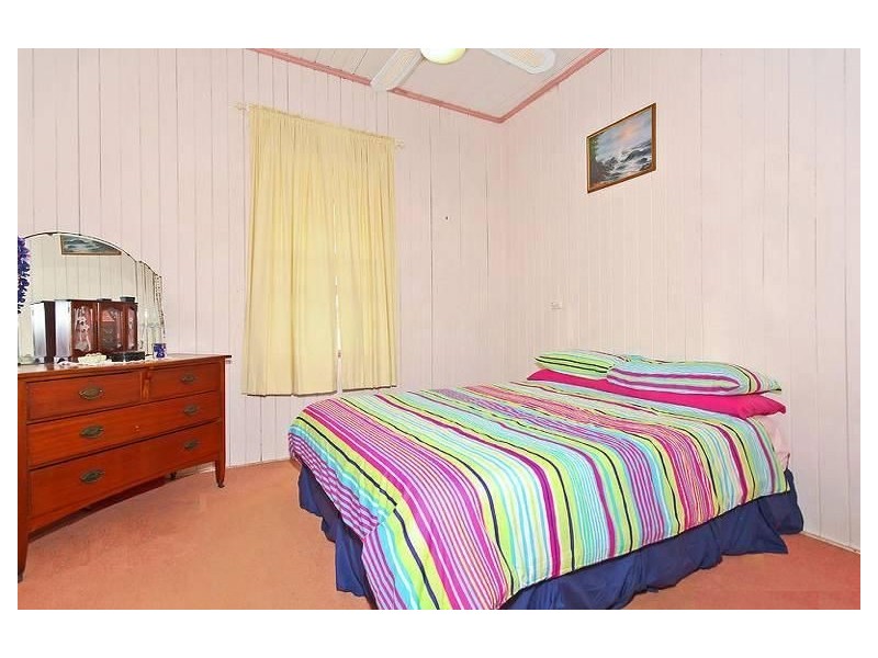 42 Emsworth Street, Wynnum QLD 4178