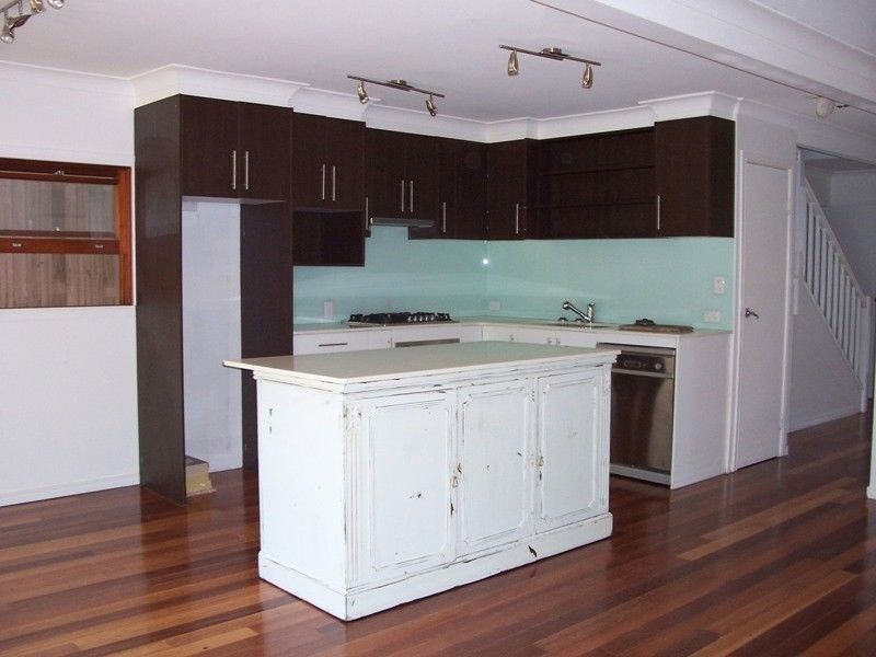 302 Main Road, Wellington Point QLD 4160