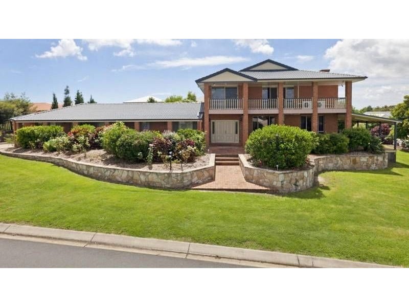 16 Warren Street, Wakerley QLD 4154