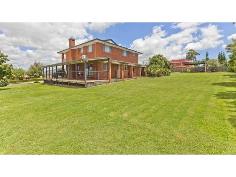 16 Warren Street, Wakerley QLD 4154