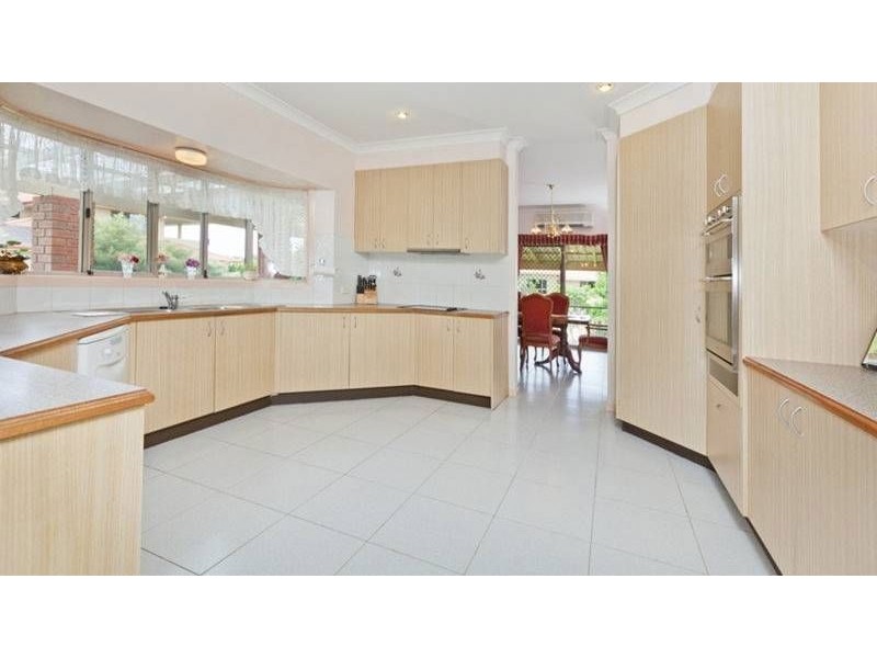 16 Warren Street, Wakerley QLD 4154