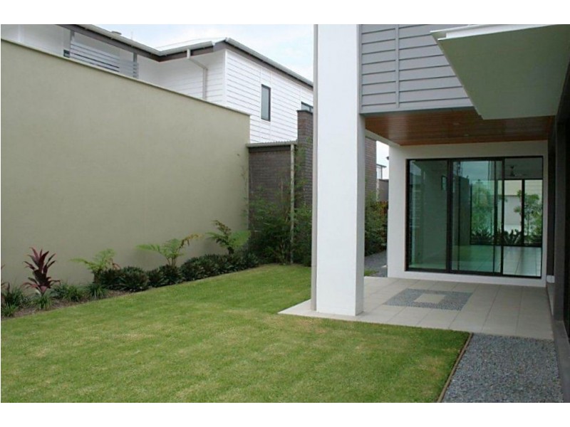 12 Edgewater place, Bulimba QLD 4171