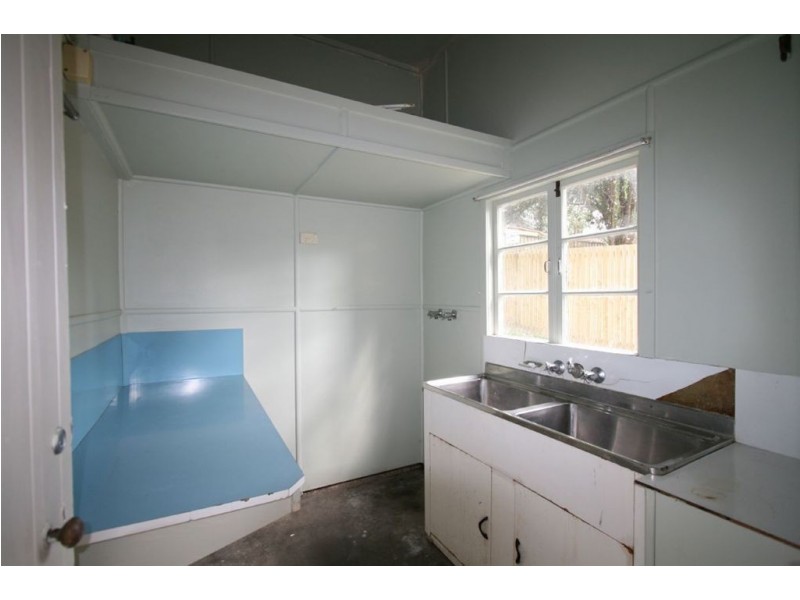 74 Kitchener Street, Wynnum QLD 4178