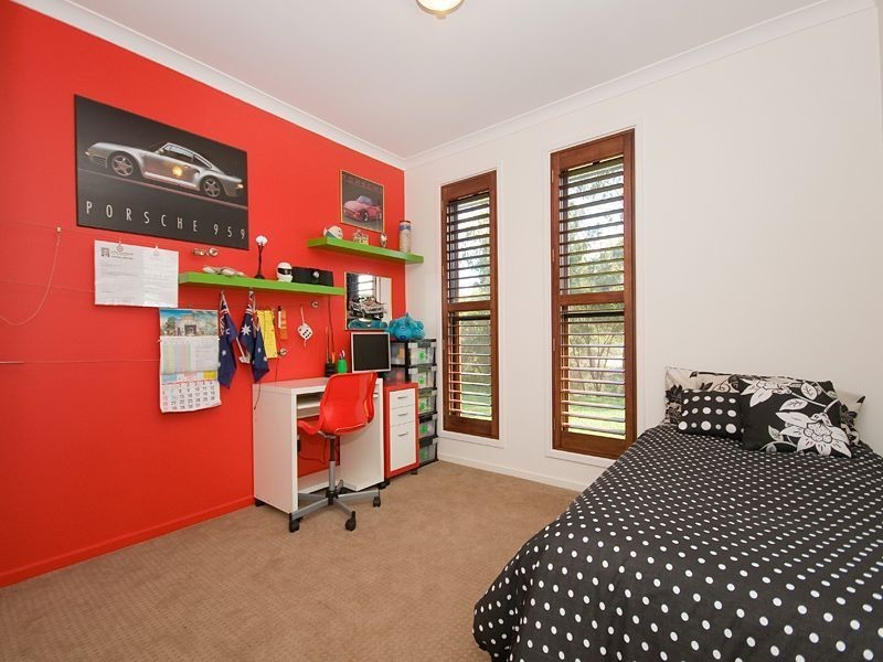 27 Red Gum Crescent, Wakerley QLD 4154
