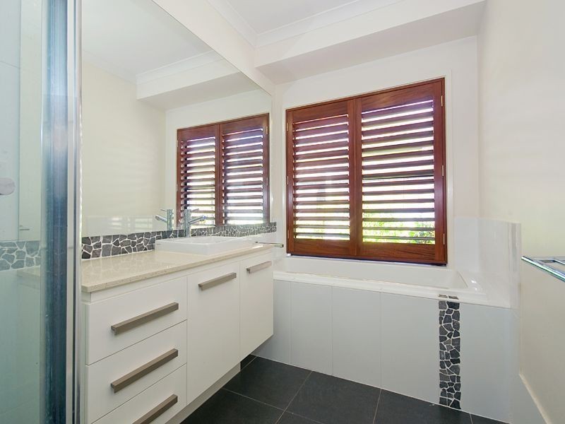 27 Red Gum Crescent, Wakerley QLD 4154