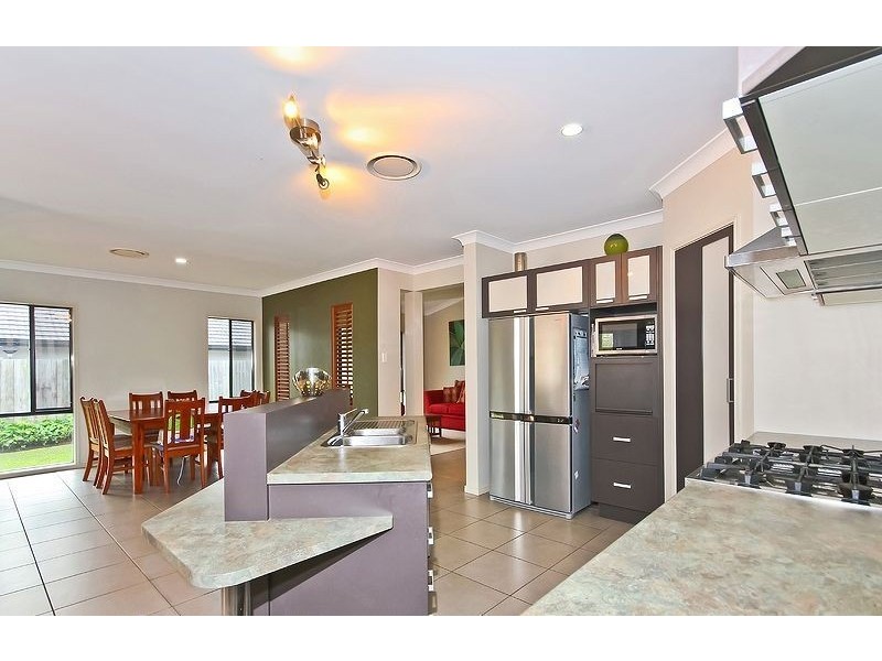 64 Brokenwood Circuit, Tingalpa QLD 4173