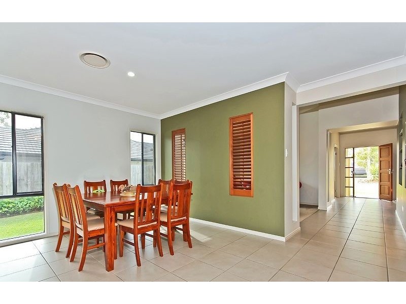 64 Brokenwood Circuit, Tingalpa QLD 4173