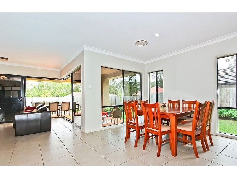 64 Brokenwood Circuit, Tingalpa QLD 4173