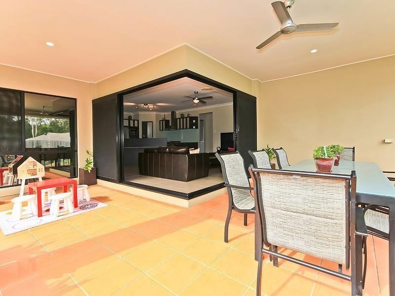 64 Brokenwood Circuit, Tingalpa QLD 4173