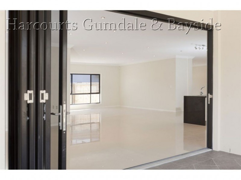 4 Habitat Drive, Wakerley QLD 4154