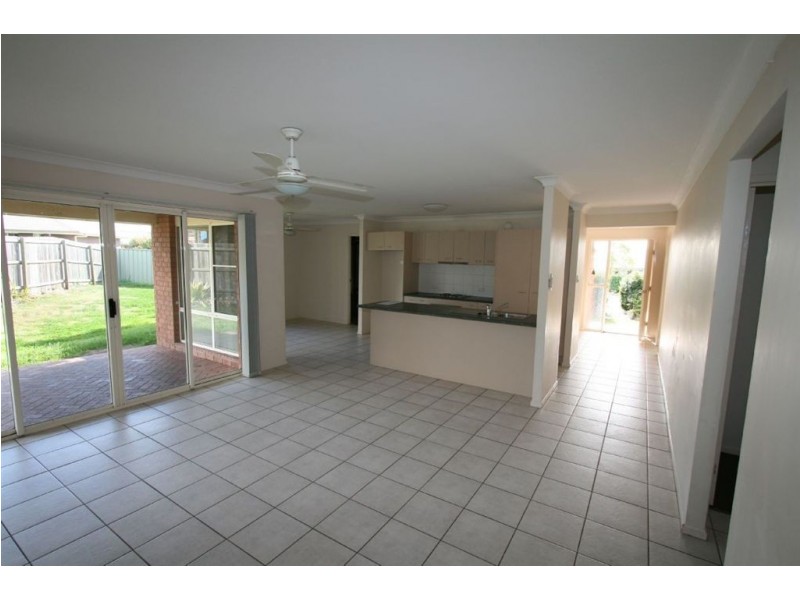 19 Dewhurst Crescent, Raceview QLD 4305