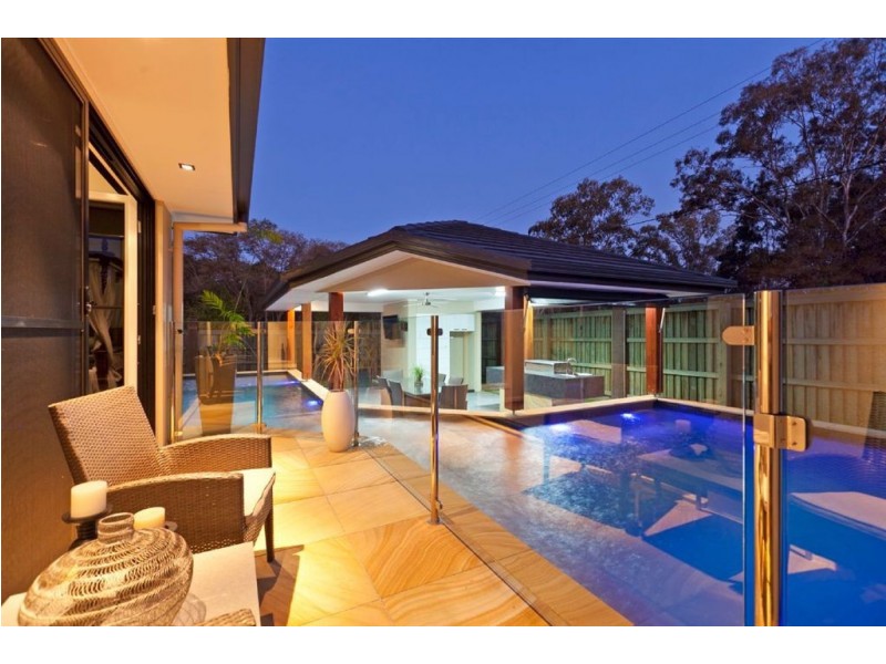 13 Feathertail Place, Gumdale QLD 4154