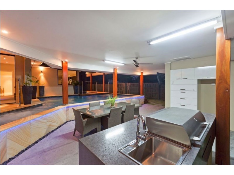 13 Feathertail Place, Gumdale QLD 4154