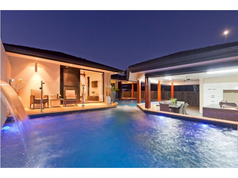 13 Feathertail Place, Gumdale QLD 4154