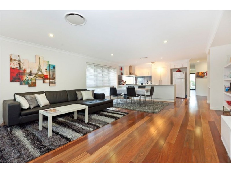 16 Bailey Street, Wakerley QLD 4154