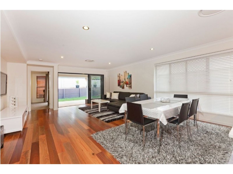 16 Bailey Street, Wakerley QLD 4154