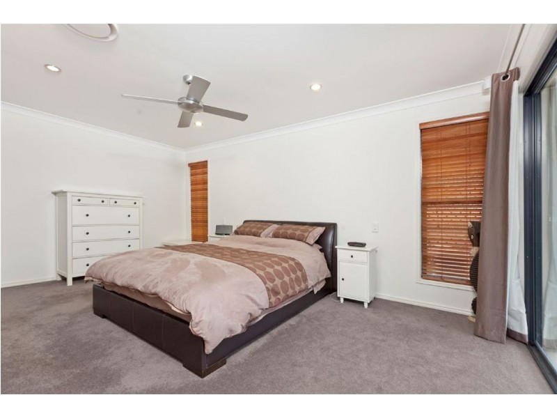 16 Bailey Street, Wakerley QLD 4154