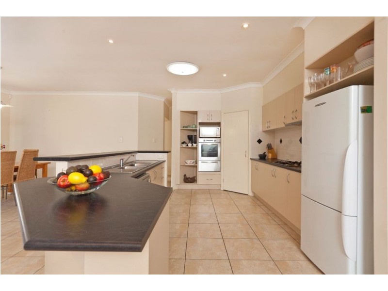 39 Ivy Crescent, Wakerley QLD 4154