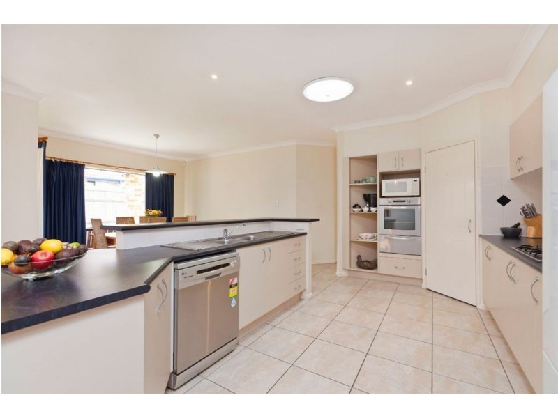 39 Ivy Crescent, Wakerley QLD 4154