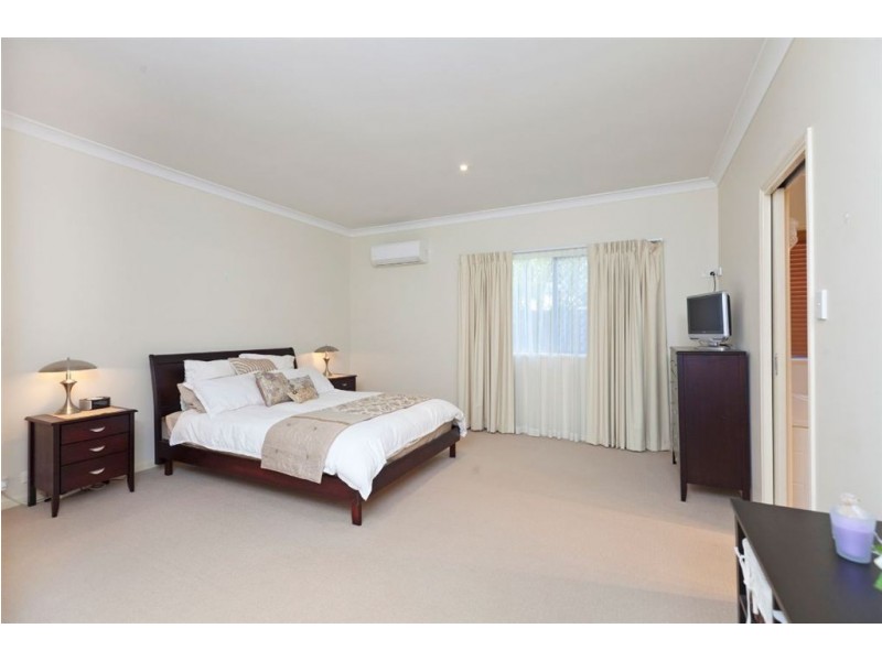 39 Ivy Crescent, Wakerley QLD 4154