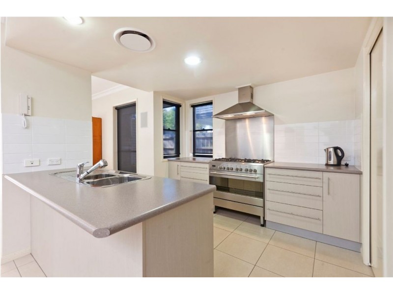 9 Chipping Close, Wakerley QLD 4154